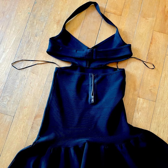 Guess dress. Medium slit sides. - Picture 2 of 2